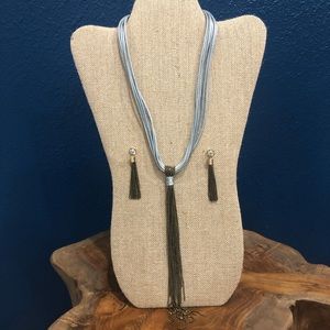 Premier Designs Necklace/Earrings Set